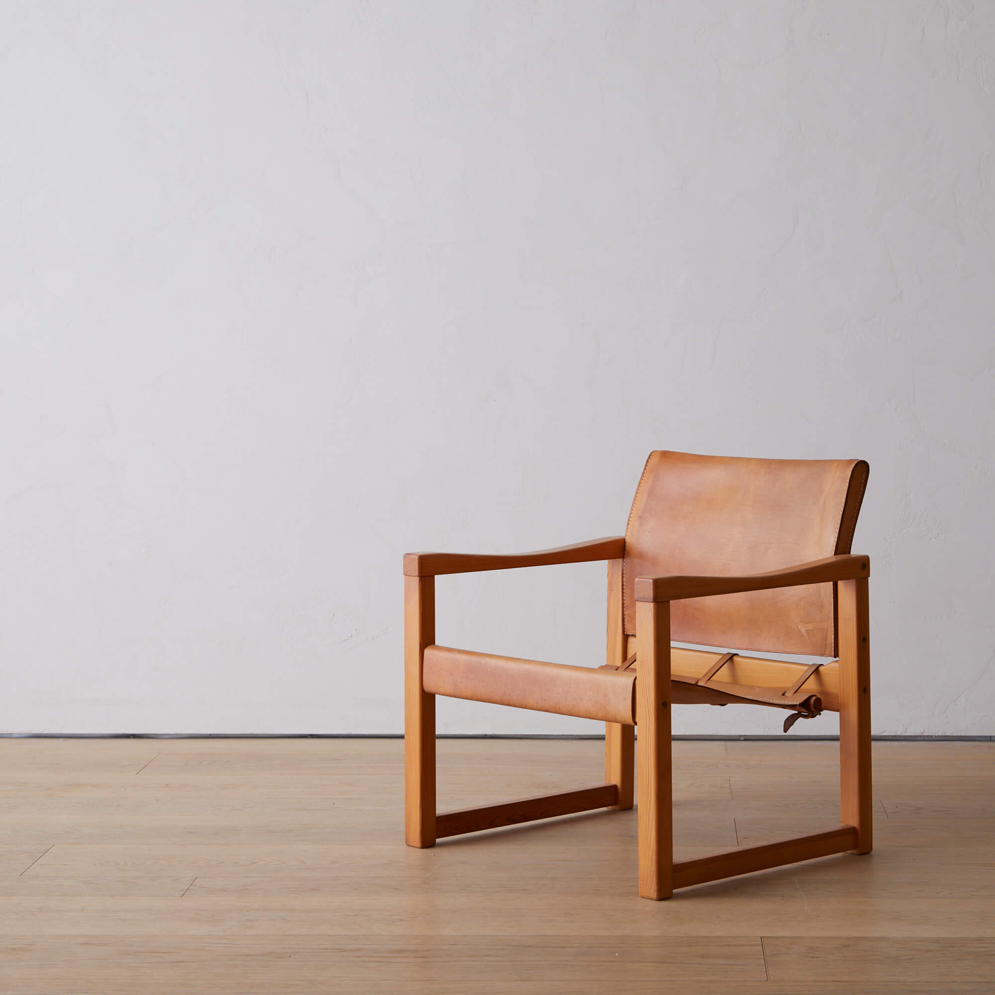 Leather "Diana" arm chair by Karin Mobring