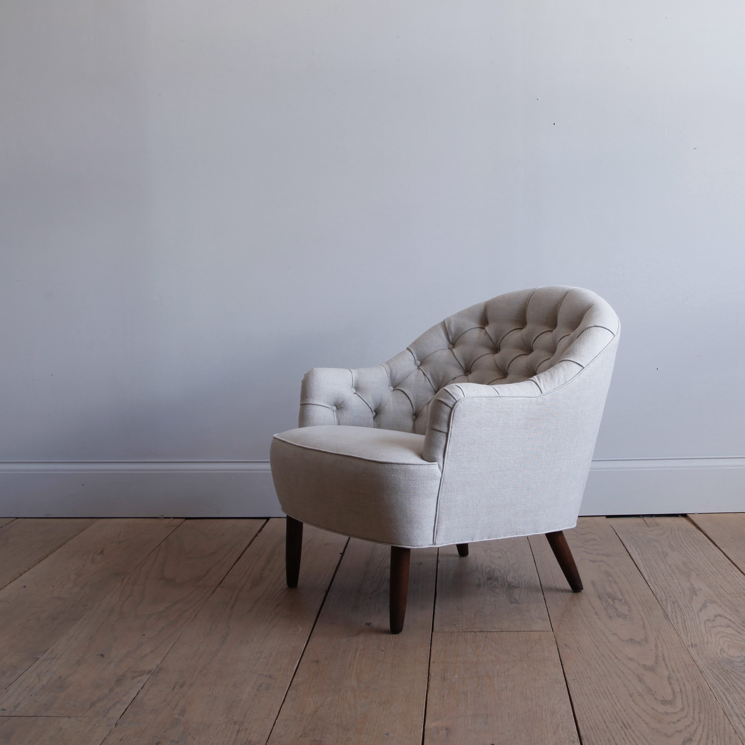 Danish Cabinetmaker's Tufted Linen Lounge Chair