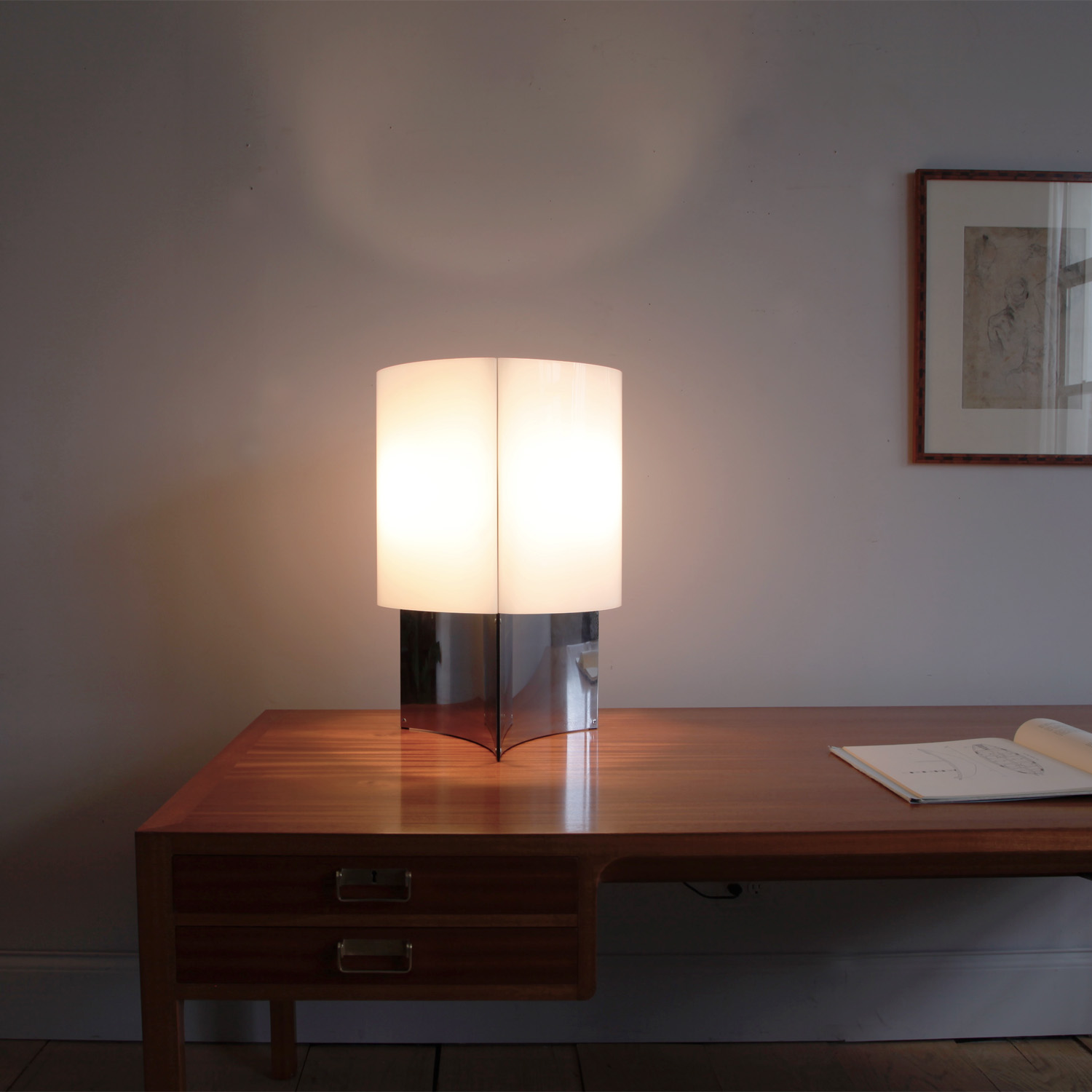 Model 526 Acrylic and Steel Table Lamp by Massimo Vignelli
